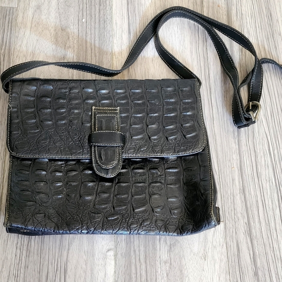 UNISA Vintage | Black Leather Croc Embossed Purse - Picture 1 of 4